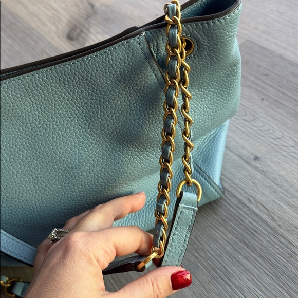 Tory Burch Light Blue Shoulder Bag with Gold Accents - Picture 4 of 10